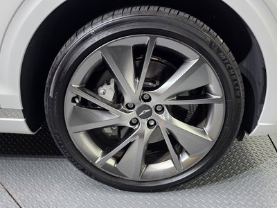 صورة 8 لـ 2023 Genesis GV70