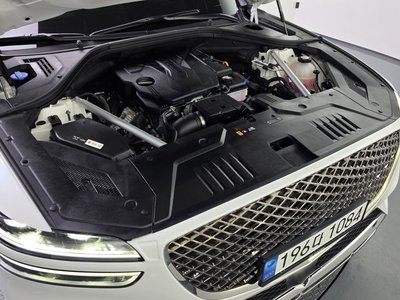 صورة 7 لـ 2023 Genesis GV70