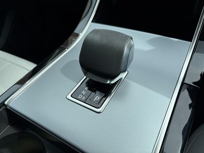2025 LAND Rover RANGE ROVER VELAR — миниатюра 46
