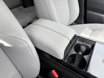 2025 LAND Rover RANGE ROVER VELAR — миниатюра 48