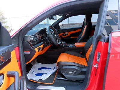 LAMBORGHINI URUS - 6