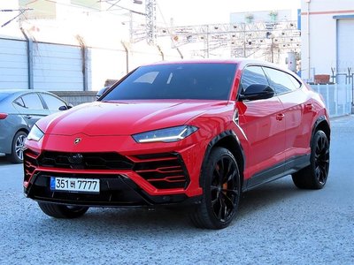 LAMBORGHINI URUS - 5