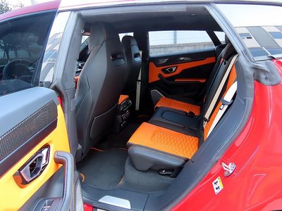 LAMBORGHINI URUS - 7