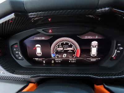 LAMBORGHINI URUS - 9