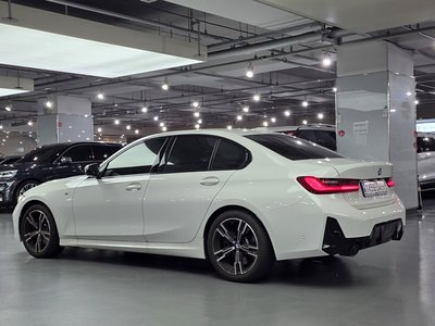 2025 BMW 3 SERIES 照片 2