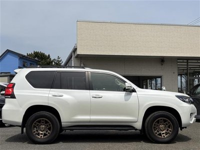 TOYOTA LAND CRUISER - 7