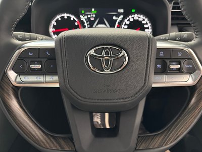 2024 Toyota LAND CRUISER 300 — миниатюра 12