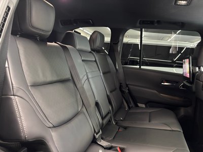 2024 Toyota LAND CRUISER 300 — миниатюра 24