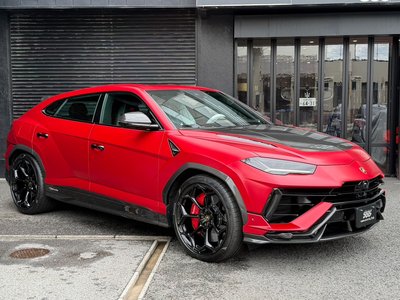 LAMBORGHINI URUS - 10