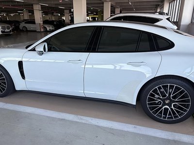 PORSCHE PANAMERA - 3