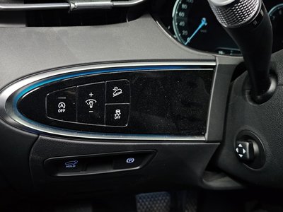 2022 Genesis GV70 — миниатюра 17