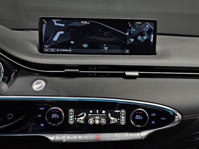 2022 Genesis GV70 — миниатюра 12