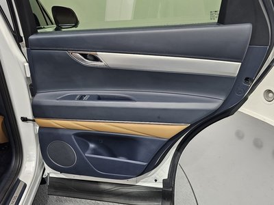 2022 Genesis GV80 thumbnail 15