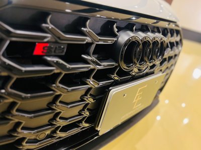 صورة مصغرة 33 لـ 2024 AUDI S8