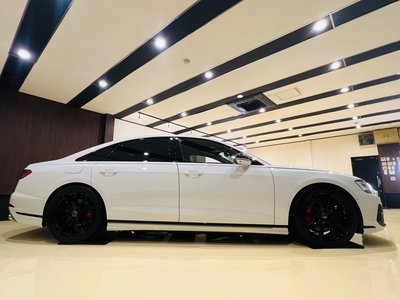 صورة مصغرة 18 لـ 2024 AUDI S8