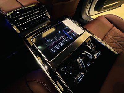 صورة مصغرة 100 لـ 2024 AUDI S8