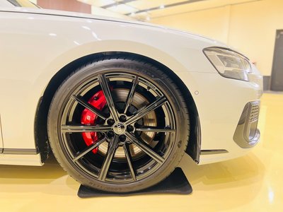 صورة مصغرة 41 لـ 2024 AUDI S8