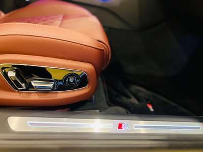 صورة مصغرة 121 لـ 2024 AUDI S8