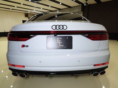 AUDI S8 - 7
