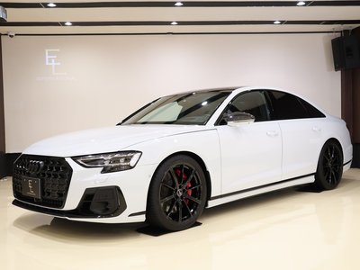 AUDI S8 - 1