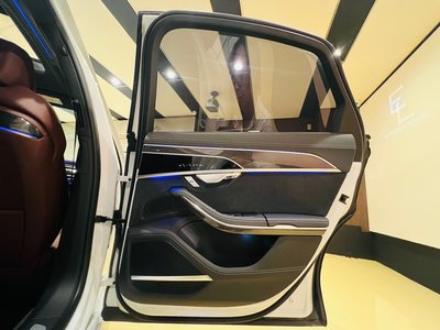 صورة مصغرة 110 لـ 2024 AUDI S8