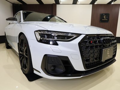 AUDI S8 - 9
