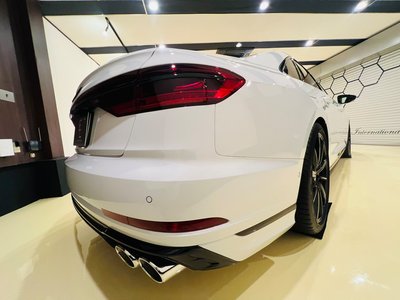 صورة مصغرة 27 لـ 2024 AUDI S8