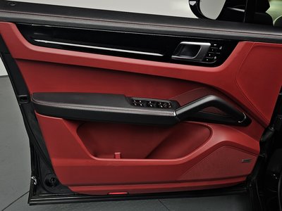 صورة مصغرة 14 لـ 2021 Porsche CAYENNE