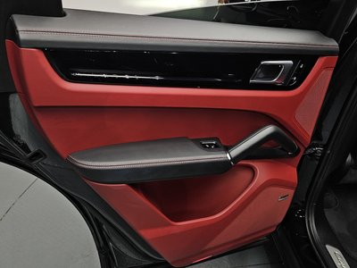 صورة مصغرة 15 لـ 2021 Porsche CAYENNE