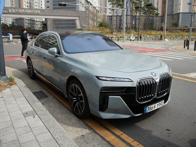 BMW 7 SERIES - 1