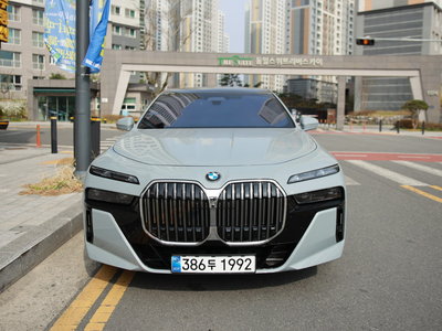 BMW 7 SERIES - 2