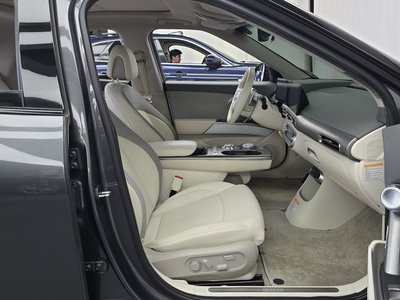 2022 Genesis GV60 — миниатюра 17
