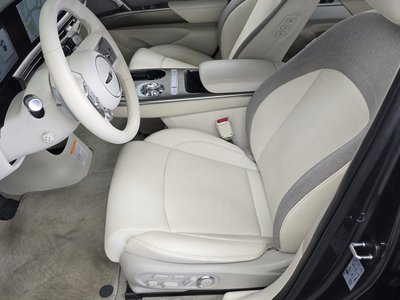 2022 Genesis GV60 — миниатюра 16