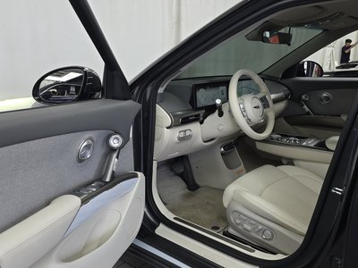 2022 Genesis GV60 — миниатюра 13