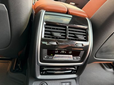 2022 BMW X7 — миниатюра 19