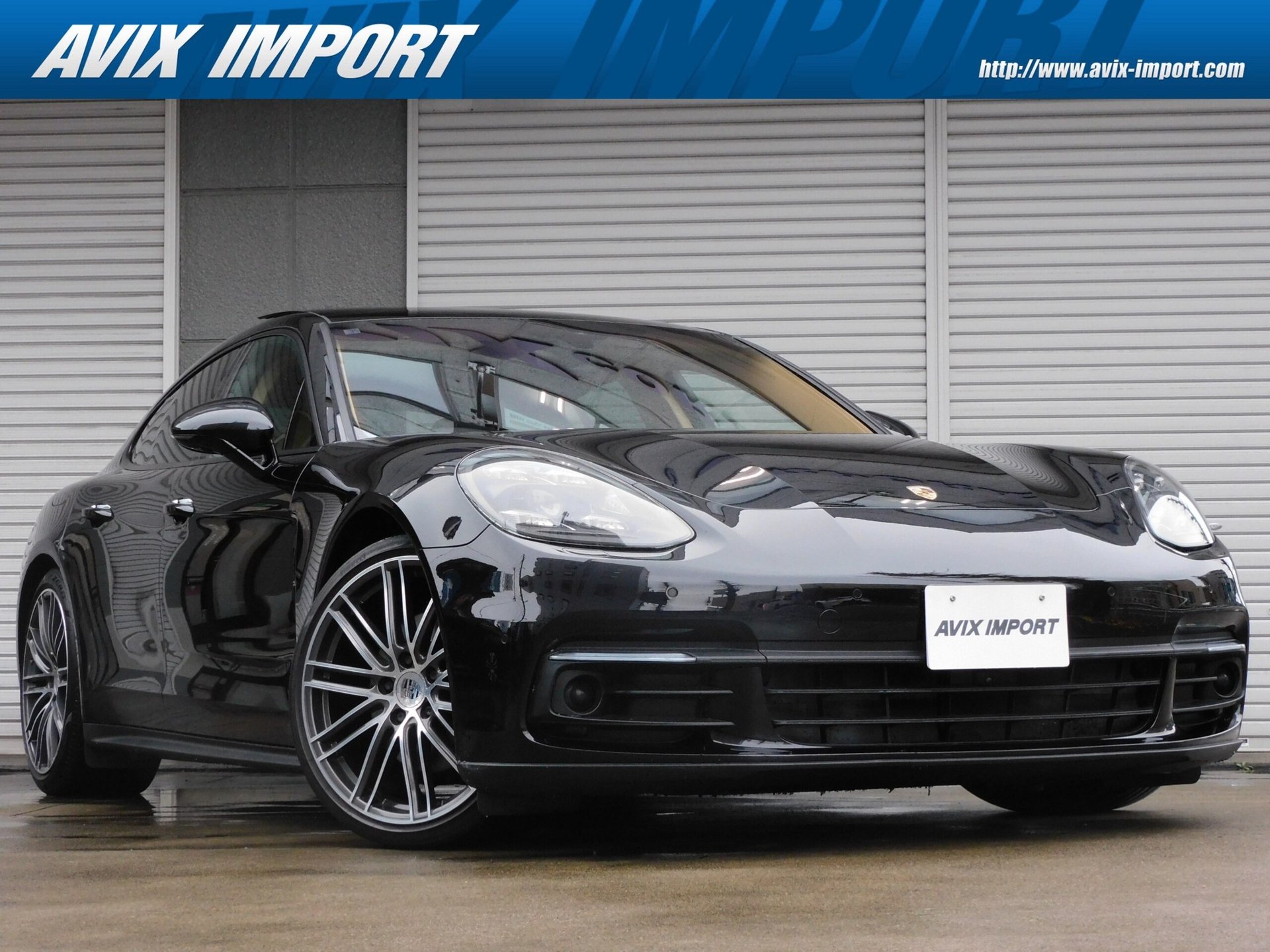 PORSCHE PANAMERA - View 1