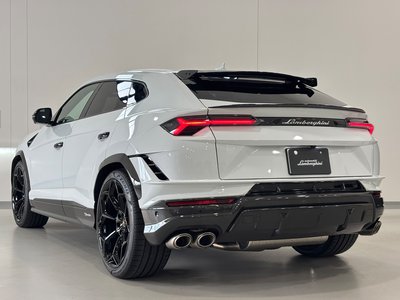 LAMBORGHINI URUS - 5
