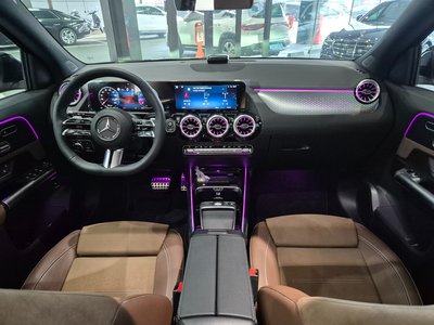 MERCEDES-BENZ GLA - 4