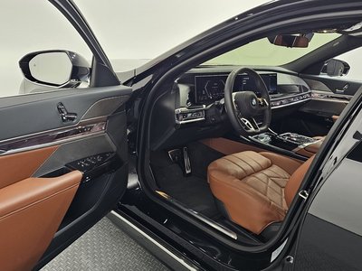 2025 BMW 7 SERIES — фото 10