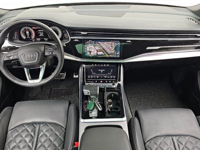 AUDI Q8 - 5