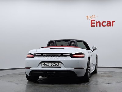 صورة 4 لـ 2018 Porsche 718
