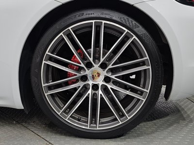 صورة 8 لـ 2018 Porsche 718