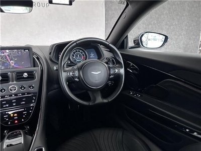 ASTON MARTIN DB11 - 4