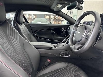 ASTON MARTIN DB11 - 10