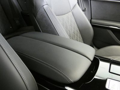 AUDI A8 2023 thumbnail 46