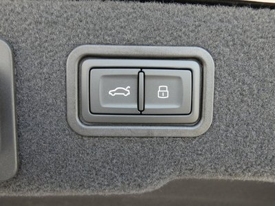 AUDI A8 2023 thumbnail 65