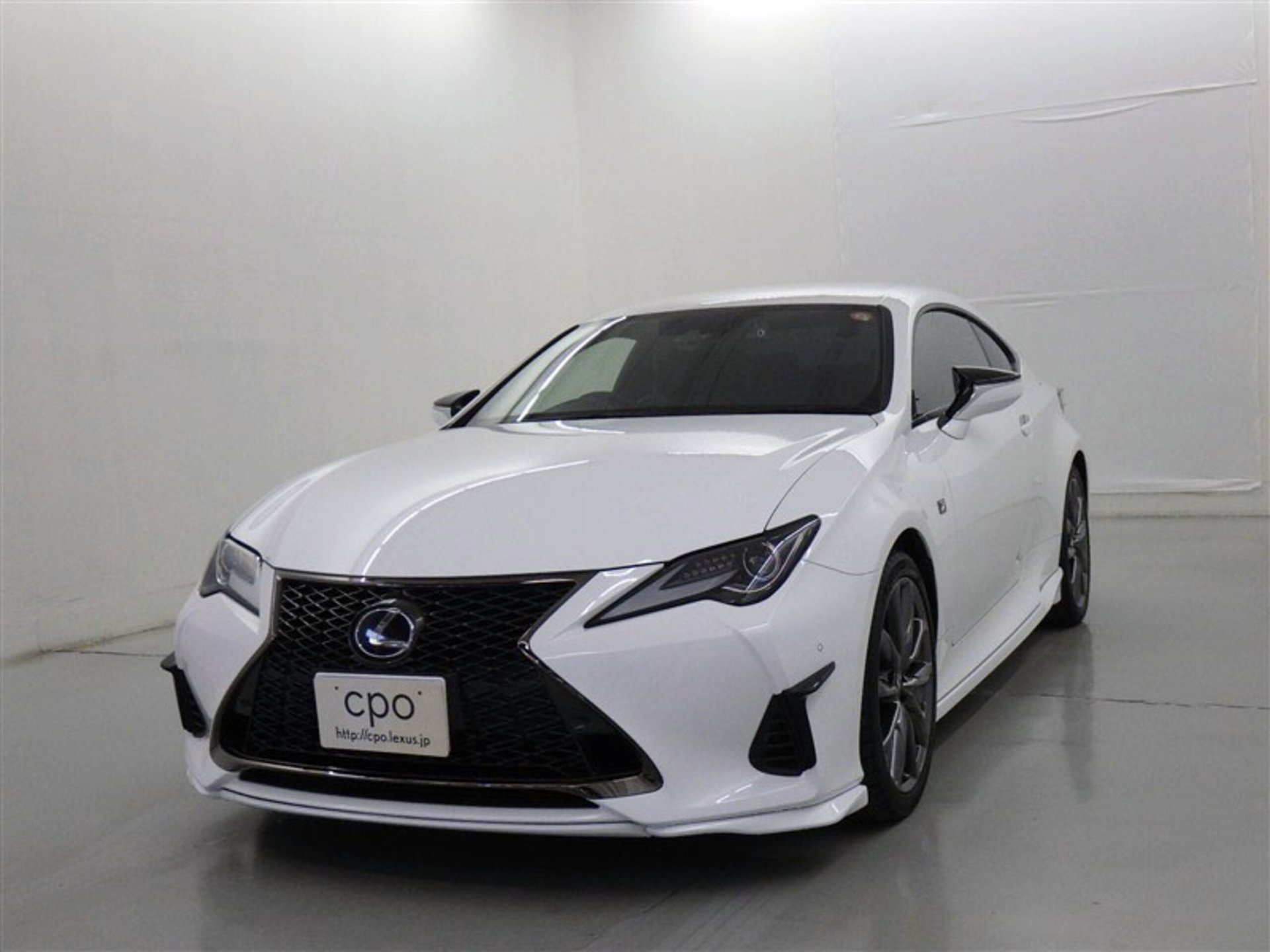 LEXUS RC - View 1