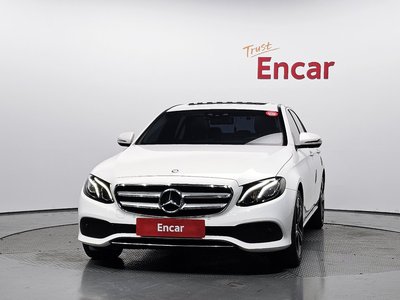 2016 Mercedes-BENZ E-CLASS 照片 2