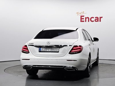 2016 Mercedes-BENZ E-CLASS 照片 4