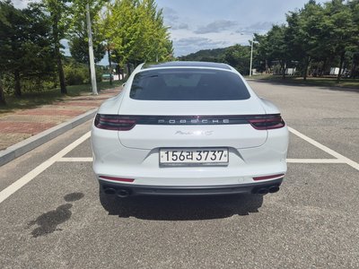 صورة 3 لـ 2018 Porsche PANAMERA